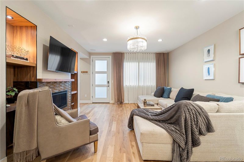 784 Bellaire St, Denver, CO 80220