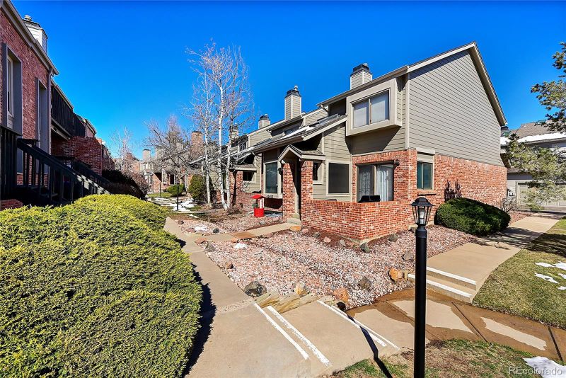 4249 S Granby Way #B, Aurora, CO 80014