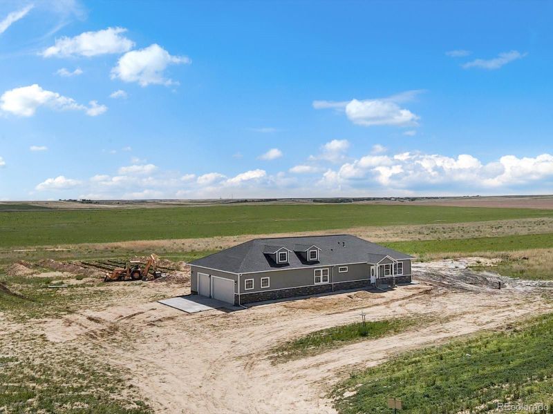 62400 E 32nd Ave, Strasburg, CO 80136