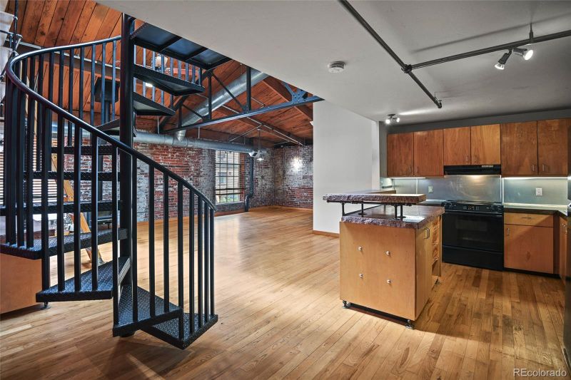 1300 N Pennsylvania St #208, Denver, CO 80203