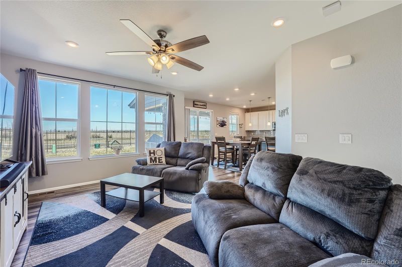 26261 E 5th Pl, Aurora, CO 80018