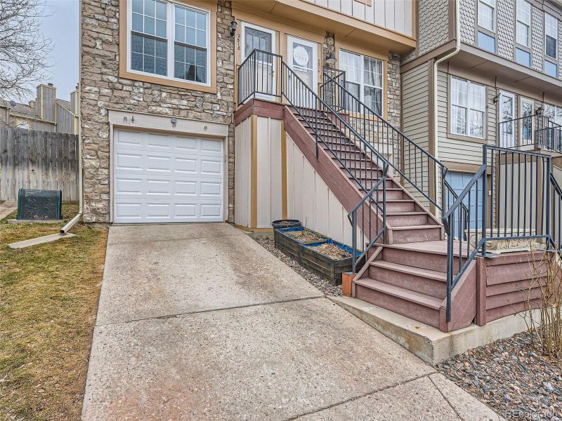2518 E Nichols Cir, Centennial, CO 80122