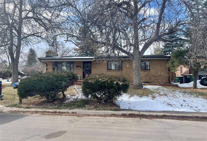 805 Holland St, Lakewood, CO 80215