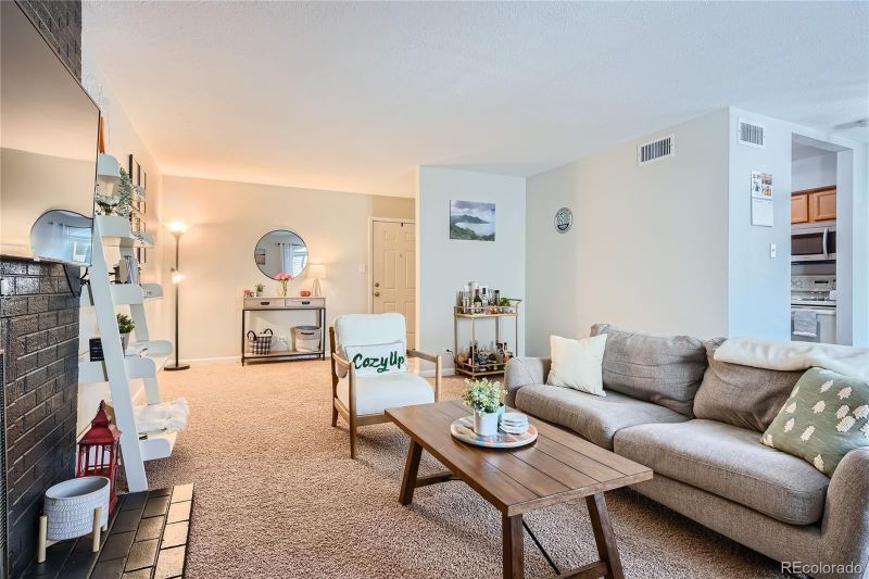 3373 S Monaco Pw #D, Denver, CO 80222