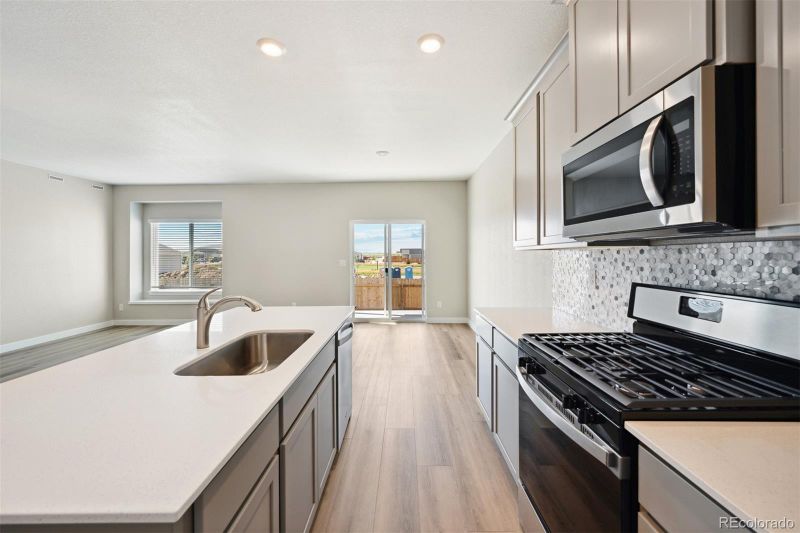 9473 Yampa Ct, Commerce City, CO 80022