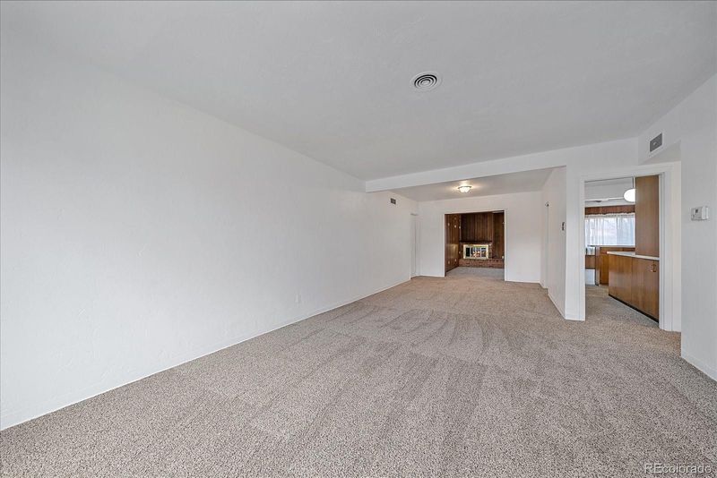 1118 Quentin St, Aurora, CO 80011