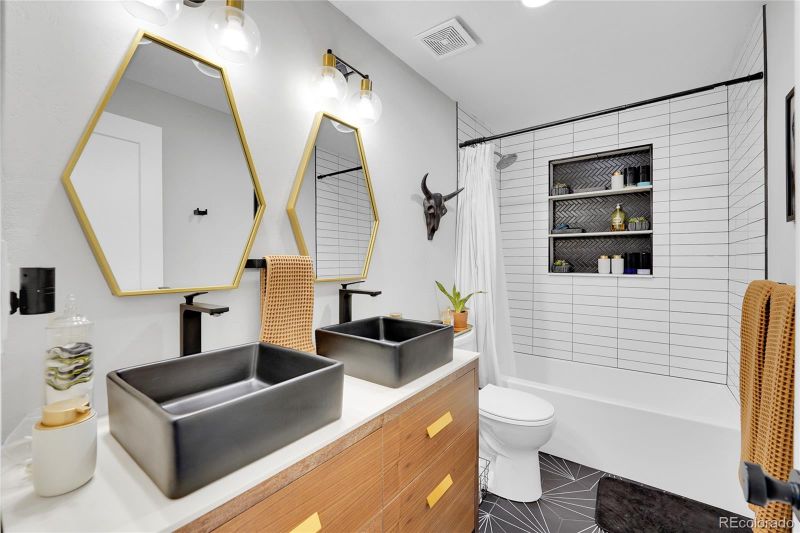 2575 Upham St, Lakewood, CO 80214