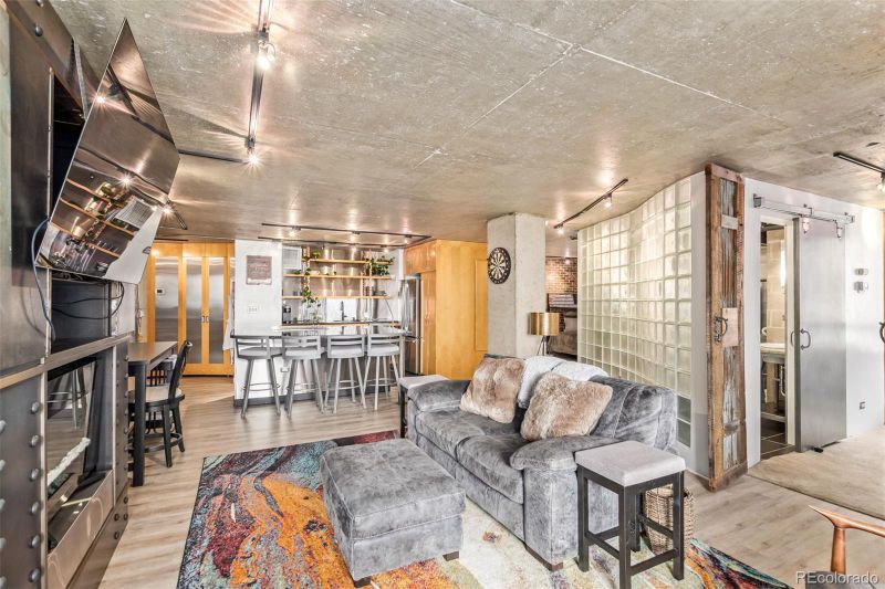 1020 15th St #9L, Denver, CO 80202
