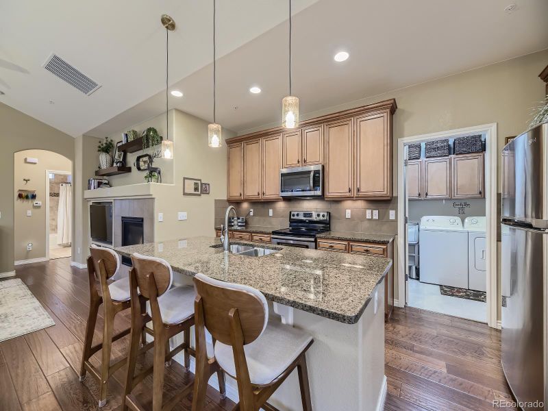 11923 W Long Cir #201, Littleton, CO 80127