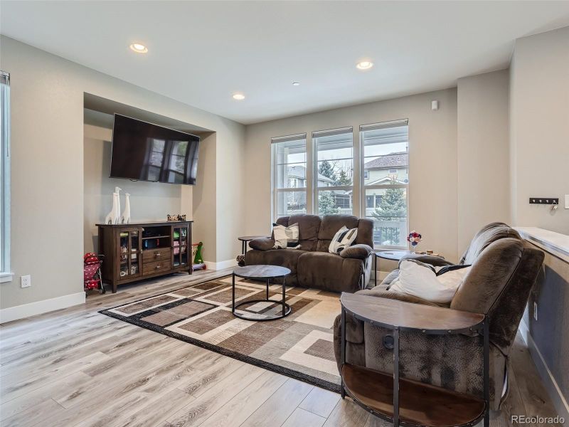 8862 Yates Dr, Westminster, CO 80031