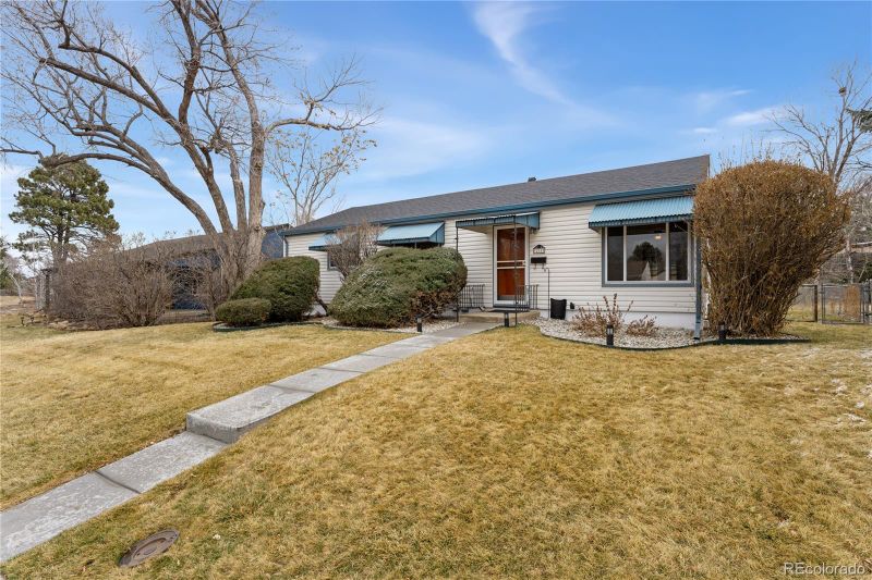 3218 S Holly St, Denver, CO 80222