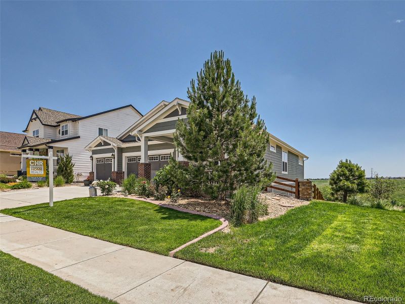 18426 W 83rd Dr, Arvada, CO 80007