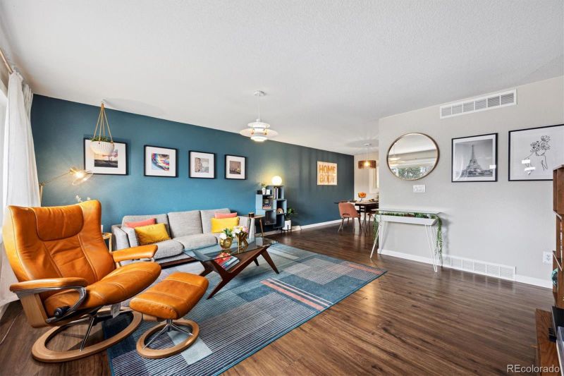 3313 W Saratoga Ave, Englewood, CO 80110