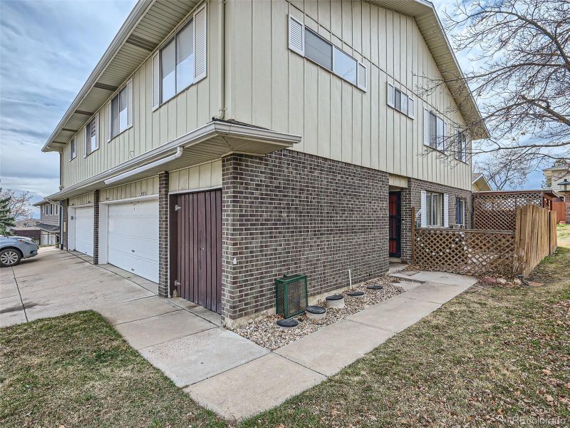 9927 Lane St, Thornton, CO 80260