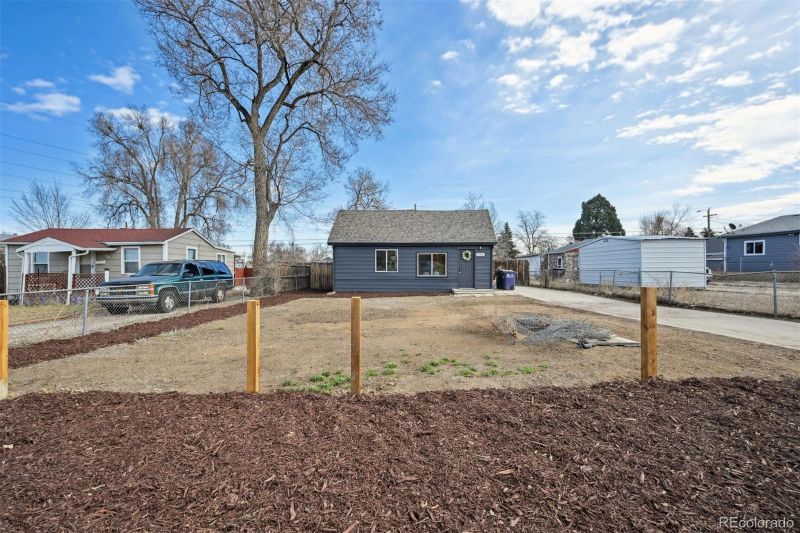 956 S Patton Ct, Denver, CO 80219