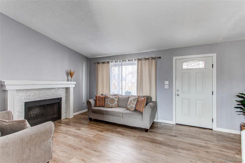 1392 S Cathay St, Aurora, CO 80017