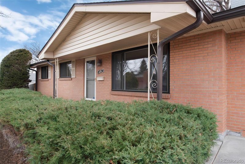 8334 W Arizona Dr, Lakewood, CO 80232