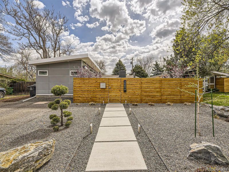 2580 S Newton St, Denver, CO 80219