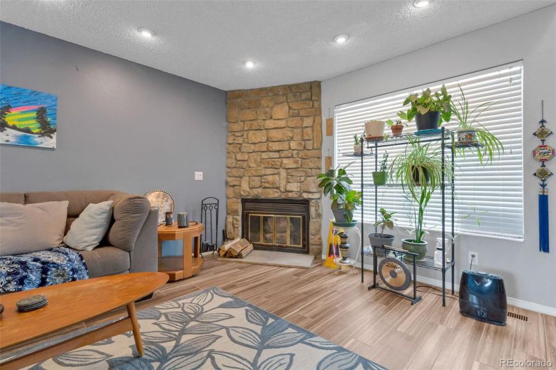 424 Wright St #106, Lakewood, CO 80228
