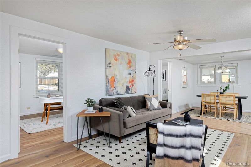 1393 W Peakview Ave, Littleton, CO 80120