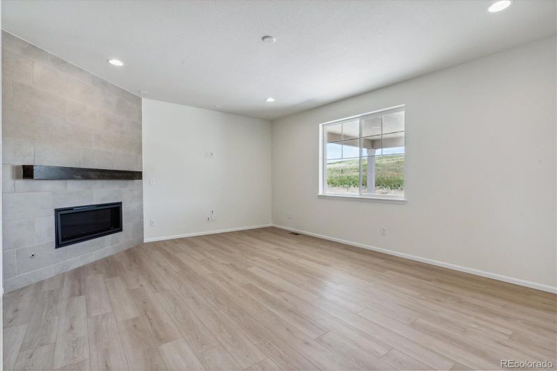 613 Penn Rd, Elizabeth, CO 80107