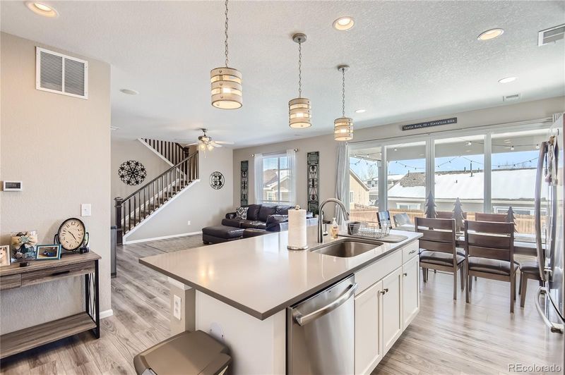 696 Pine Warbler Ct, Castle Rock, CO 80104