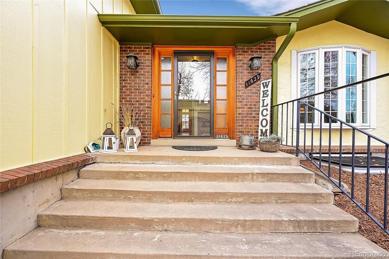 11629 E Montana Pl, Aurora, CO 80012