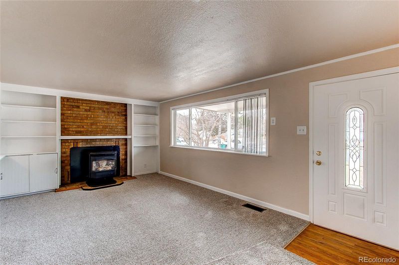 10245 W 8th Pl, Lakewood, CO 80215