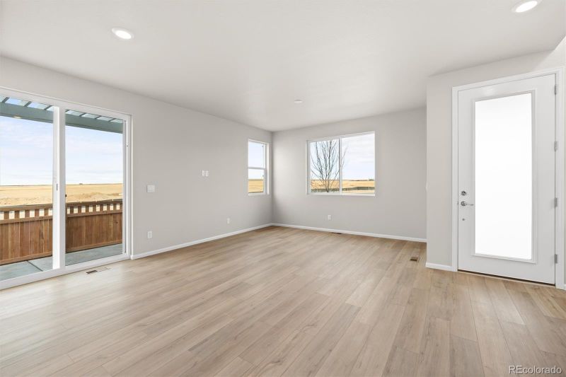 21025 E 62nd Ave, Aurora, CO 80019