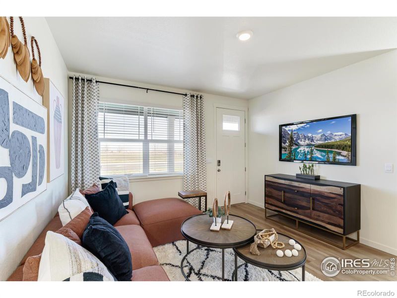 591 Thoroughbred Ln, Johnstown, CO 80534