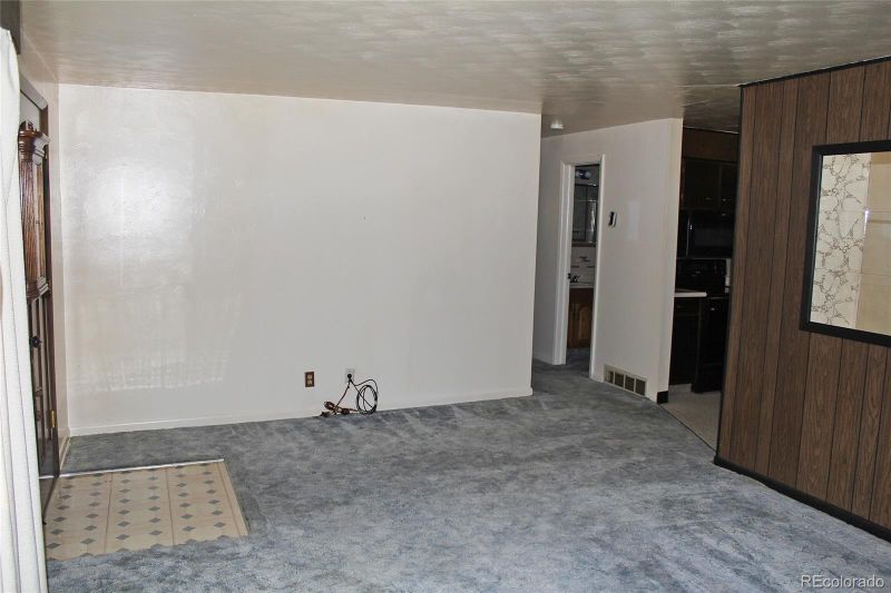 367 S Revere St, Aurora, CO 80012