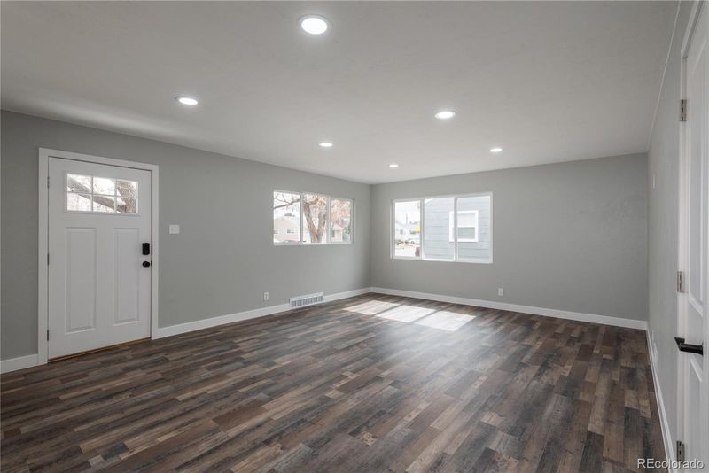 791 Jamaica St, Aurora, CO 80010