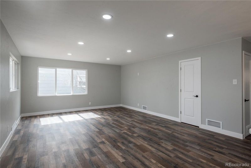 791 Jamaica St, Aurora, CO 80010