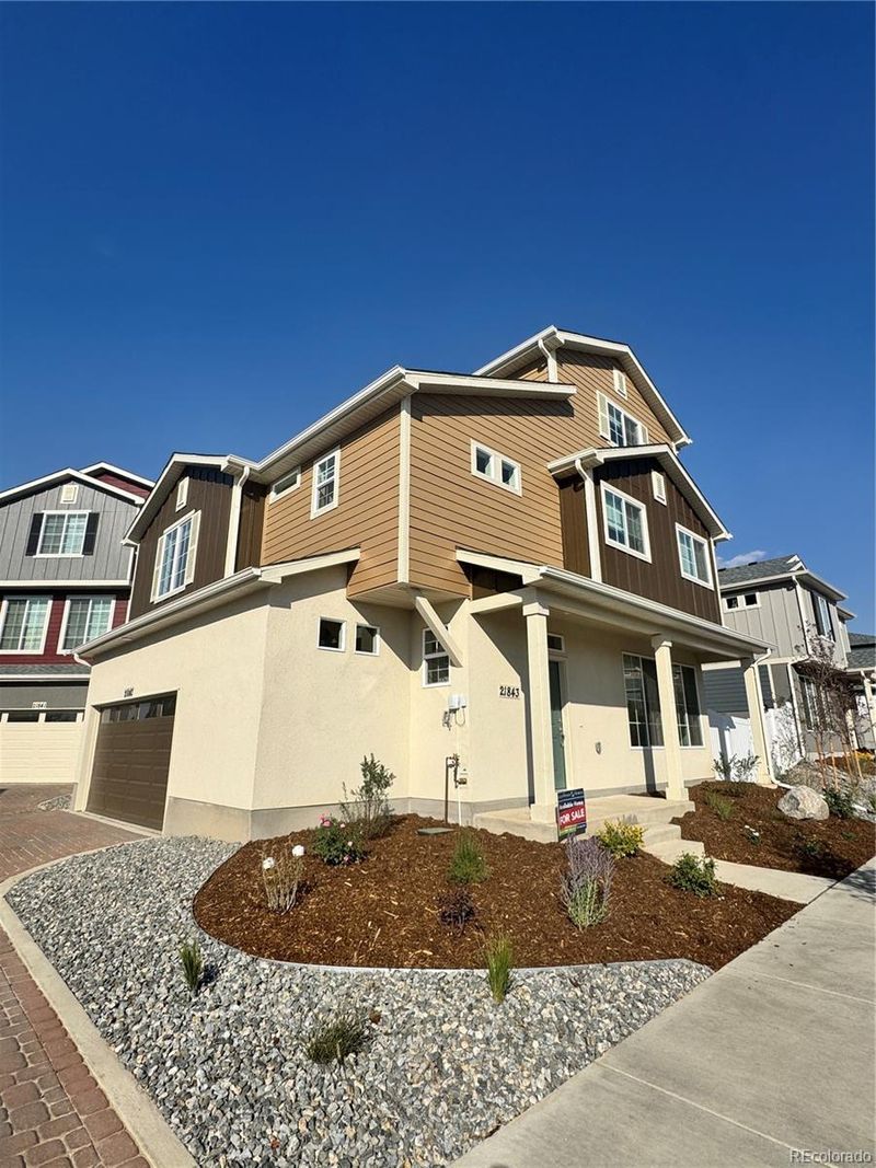 21843 E 38th Pl, Aurora, CO 80019