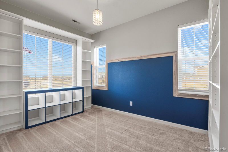 848 N Yantley St, Aurora, CO 80018