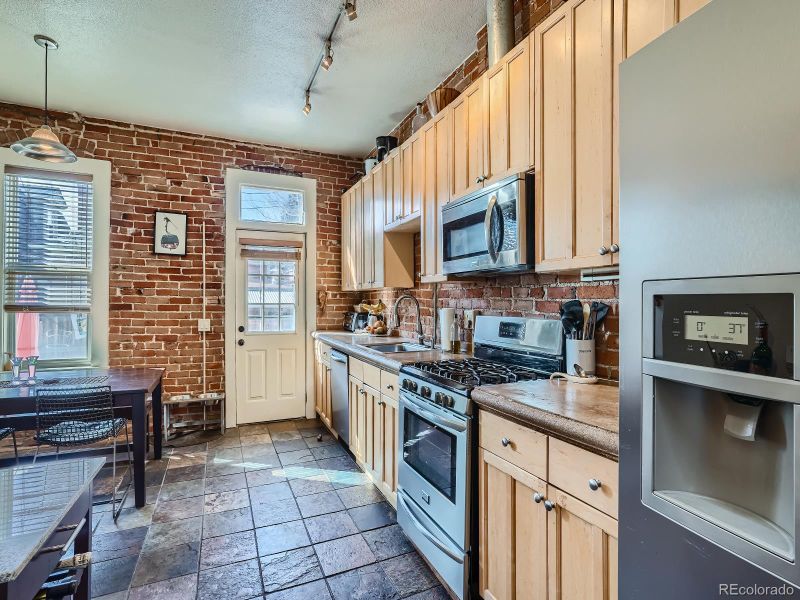 135 Cherokee St, Denver, CO 80223