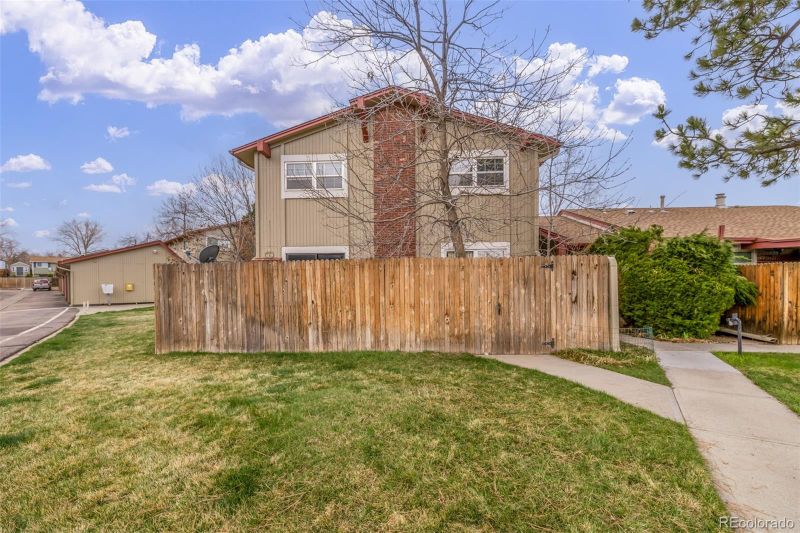 7454 W Roxbury Pl, Littleton, CO 80128
