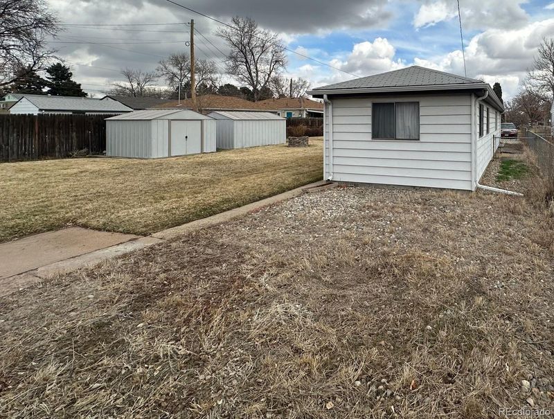 957 S Zuni St, Denver, CO 80223