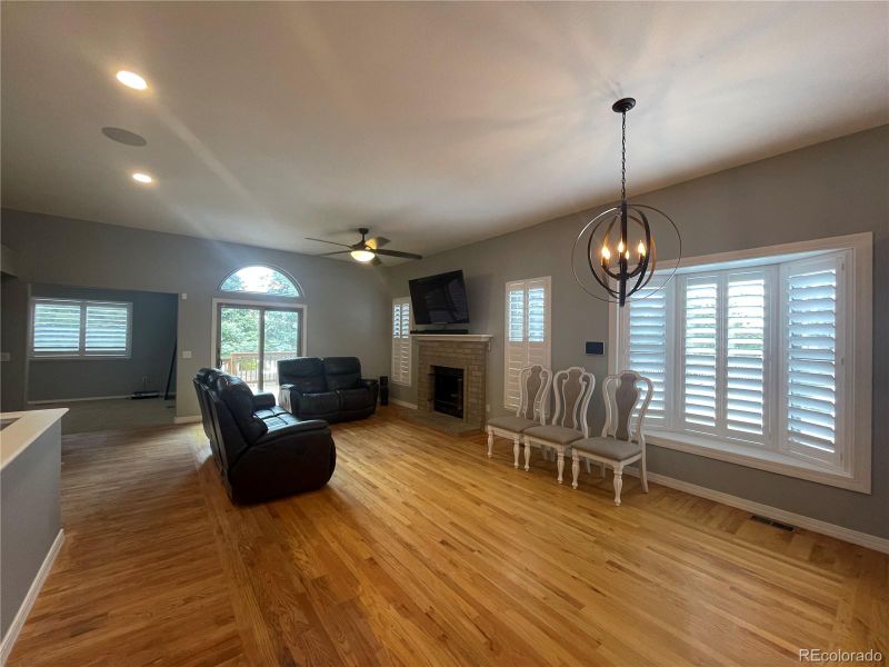 690 Robinglen Ct, Colorado Springs, CO 80906