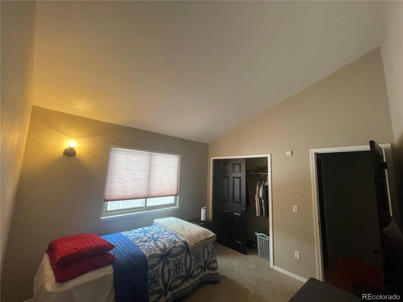 690 Robinglen Ct, Colorado Springs, CO 80906