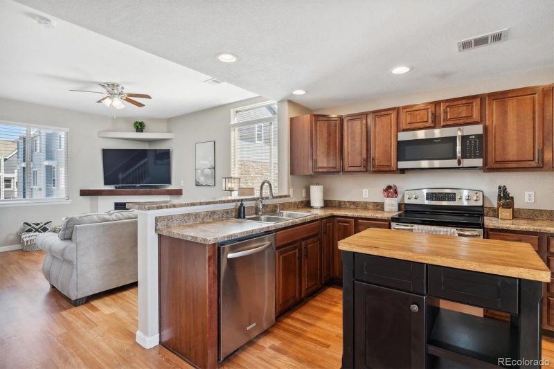 8751 Pearl St #S1, Thornton, CO 80229