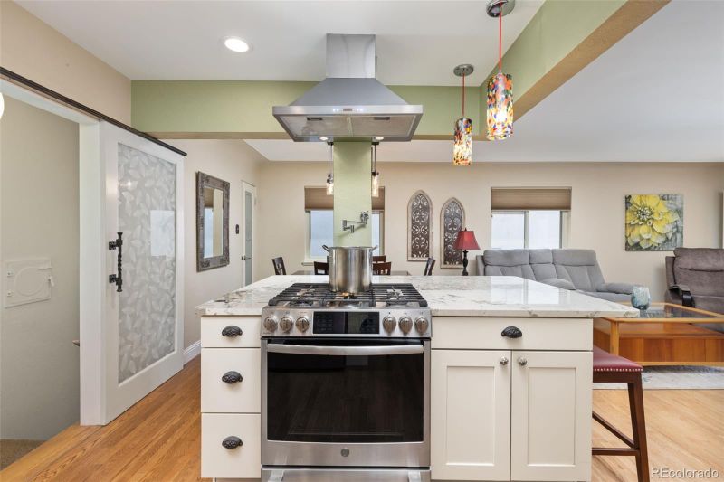 438 S Alcott St, Denver, CO 80219