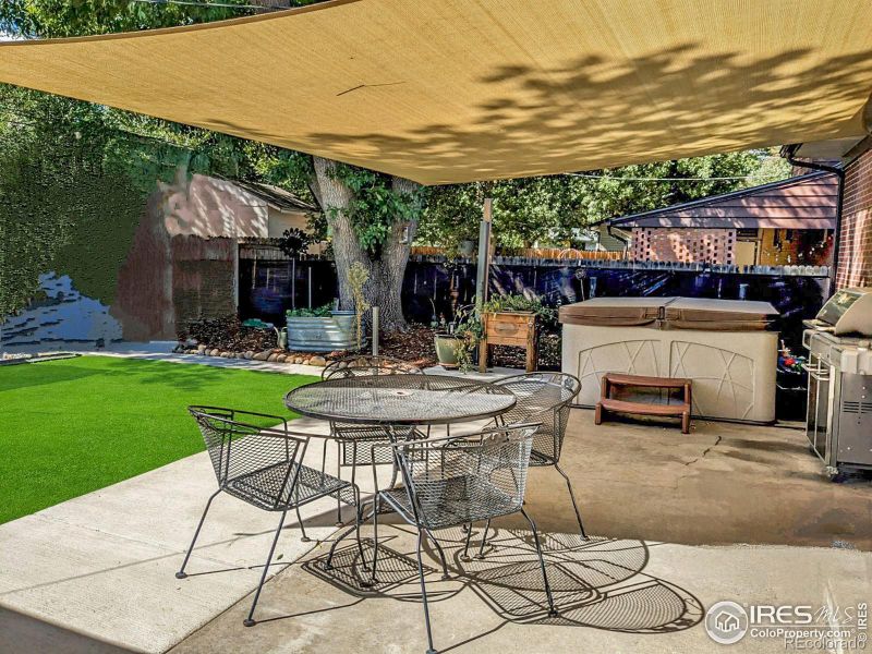 27 Anniversary Ln, Longmont, CO 80501