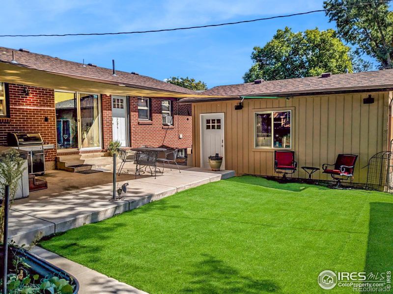 27 Anniversary Ln, Longmont, CO 80501