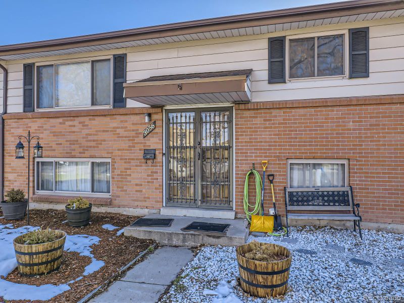 3056 Zion St, Aurora, CO 80011