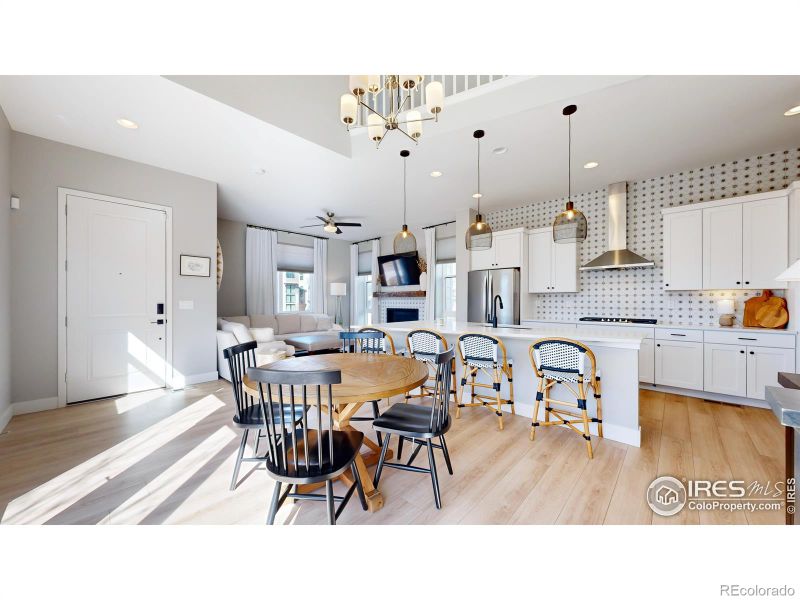 21442 E 61st Dr, Aurora, CO 80019