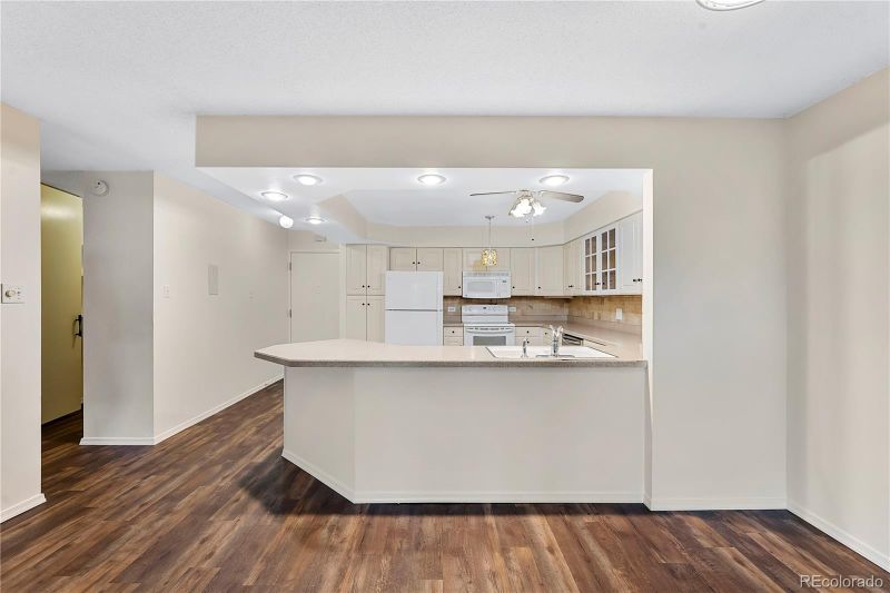 650 S Clinton St #3C, Denver, CO 80247