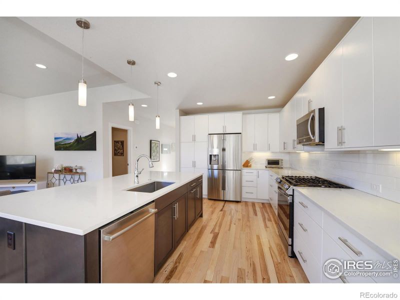 364 Mcconnell Dr, Lyons, CO 80540