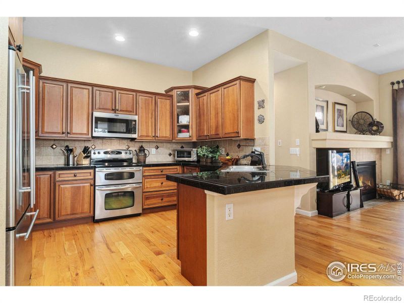 2201 Creekside Dr, Longmont, CO 80504