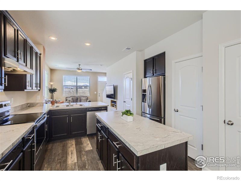 2742 Center Park Way, Berthoud, CO 80513